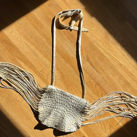 Mara Scalise Metallic Leather Fringe bag - Picture 11 of 14